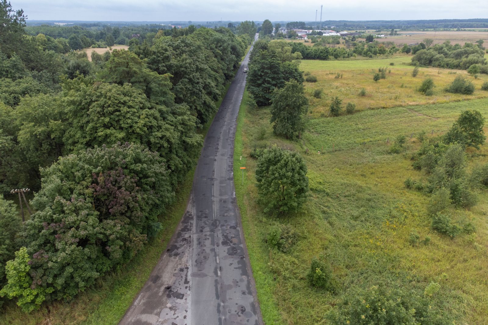 droga powiatowa 1740Z na odcinku od miejscowości Kozy w kierunku Dobrzan widok z lotu ptaka