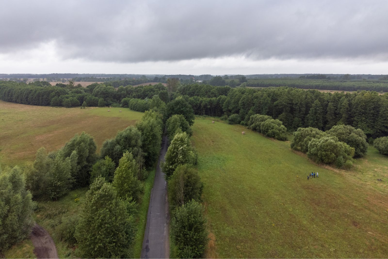 - 1737Z na odcinku od miejscowości Modrzewo w GMINIE SUCHAŃ w kierunku miejscowości Tarnowo  widok z lotu ptaka